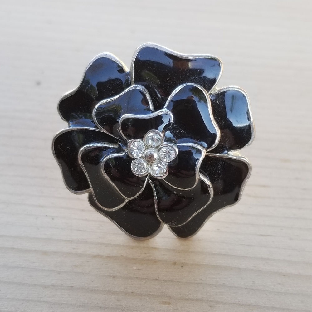 Stella and Dot Silver Black Enamel Flower Adjustable Ring